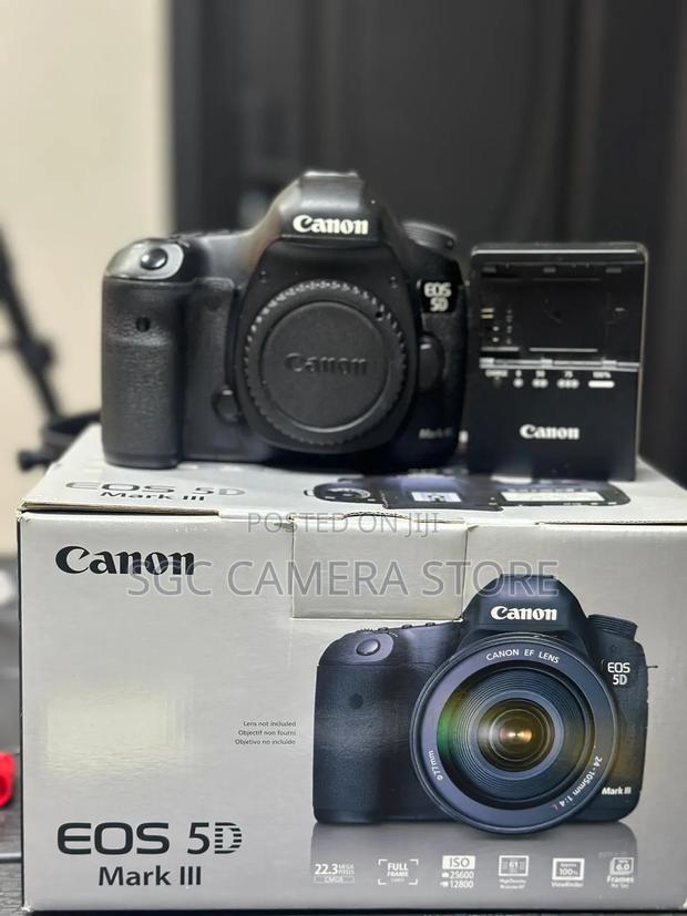 Canon Eos 5d Mark Iii // Home Used //