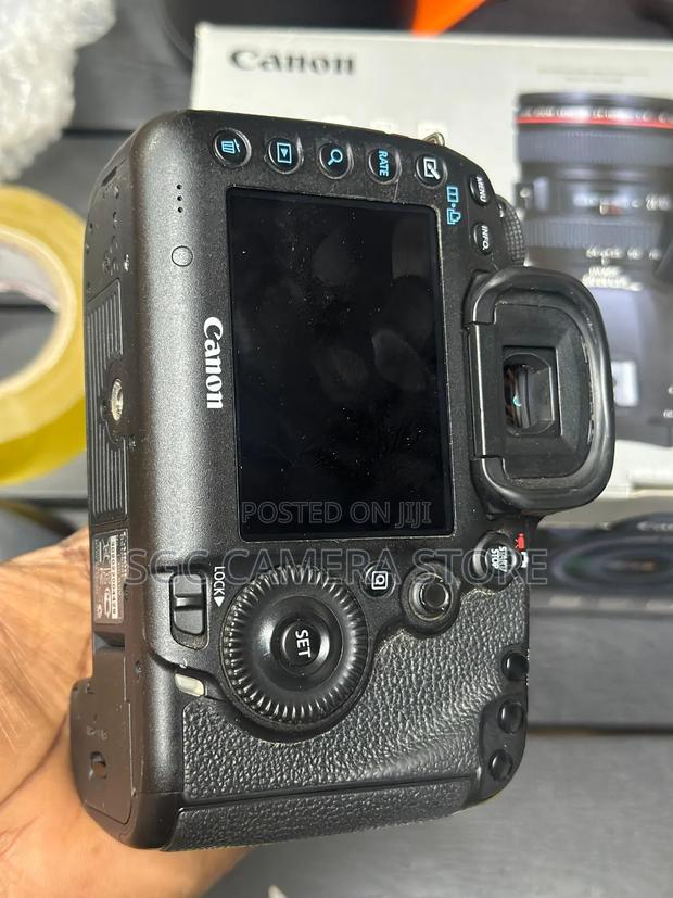 Canon Eos 5d Mark Iii // Home Used // photo 2