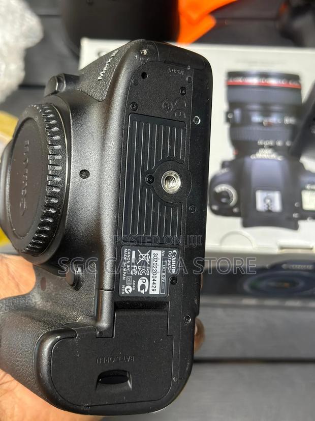 Canon Eos 5d Mark Iii // Home Used // photo 3