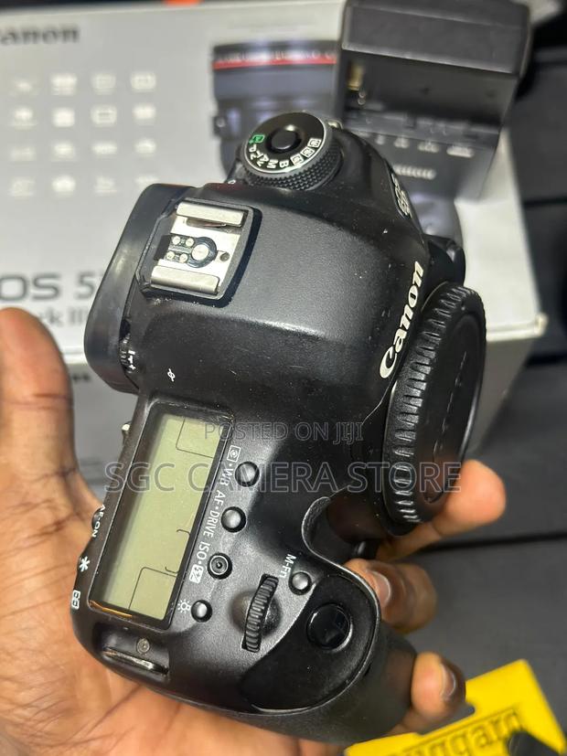 Canon Eos 5d Mark Iii // Home Used // photo 4