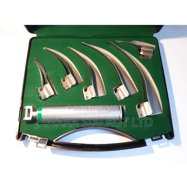 Fiber Optic Laryngoscope With 6 Blade Set · Photo 3
