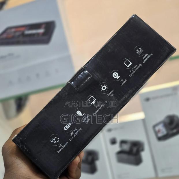 Feelworld L2 Plus Multi Camera Switcher Mixer 4 Channel · Photo 2