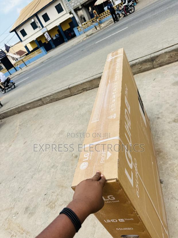 Ultra Modern Slim Uhd Lg 65ut8000. 2024/ 2025 Model · Photo 4