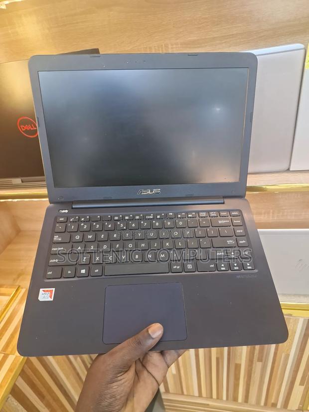 Laptop Asus A42DE 8GB AMD A10 SSD 128GB photo 2