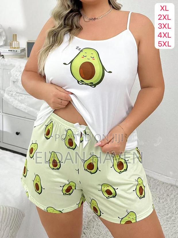 Leisure Wear With Rose Flower · Photo 4