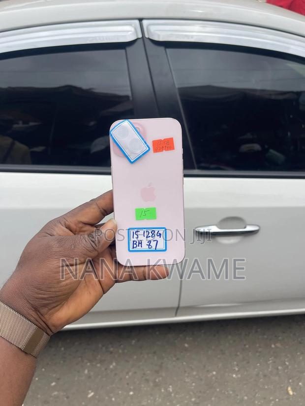 New Apple iPhone 15 128 GB Pink
