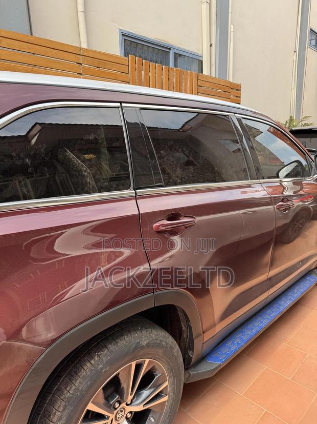 Toyota Highlander LE 2019 Burgundy