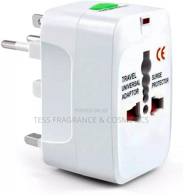 Travel Adaptor · Photo 4