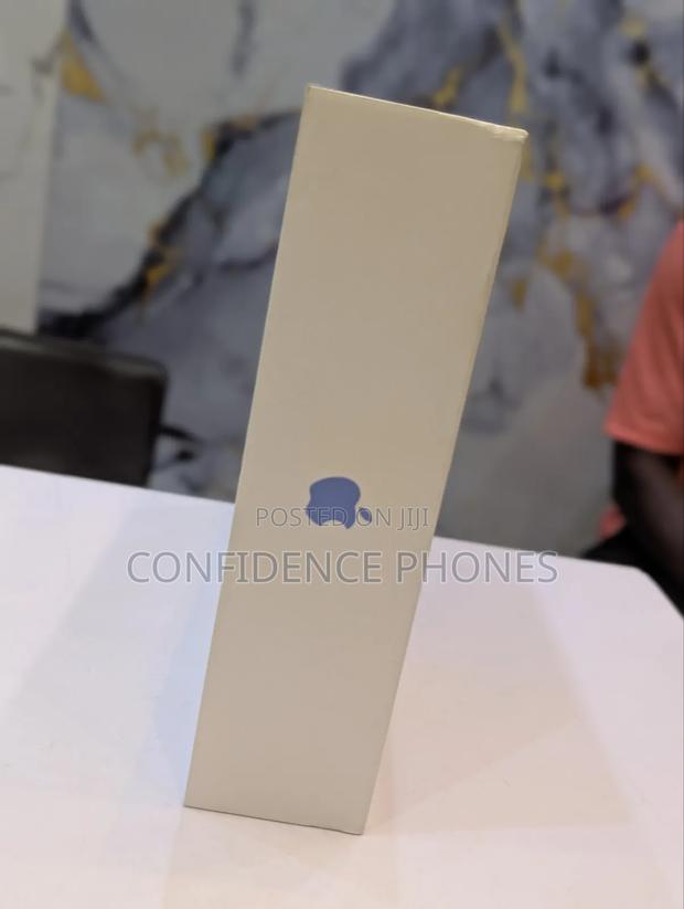 New Apple iPad 10.2 (2020) Wi-Fi 64 GB