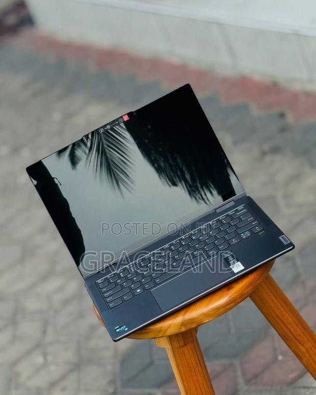 New Laptop Lenovo Yoga 7i 16GB Intel Core I7 SSD 1T