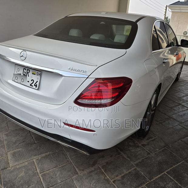 Mercedes-Benz E300 2017 White