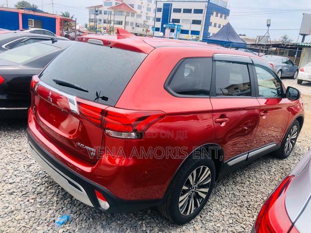 Mitsubishi Outlander 2019 Red