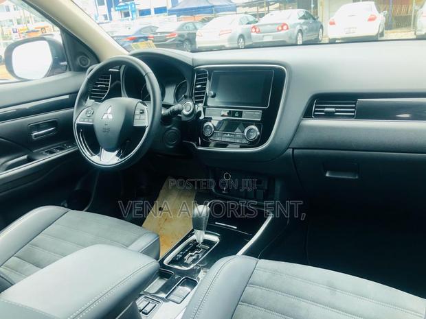 Mitsubishi Outlander 2019 Red