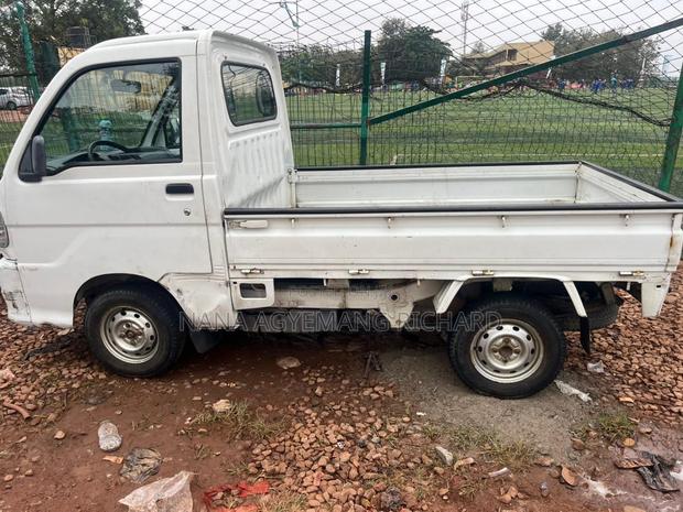 Daihatsu Truck Mini 2010 White · Photo 2