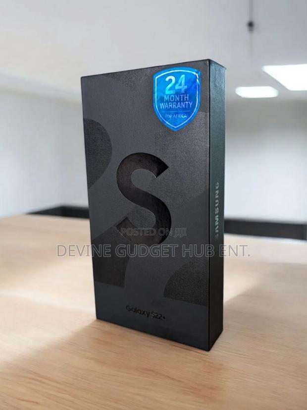 New Samsung Galaxy S22+ 5G 128 GB photo 2