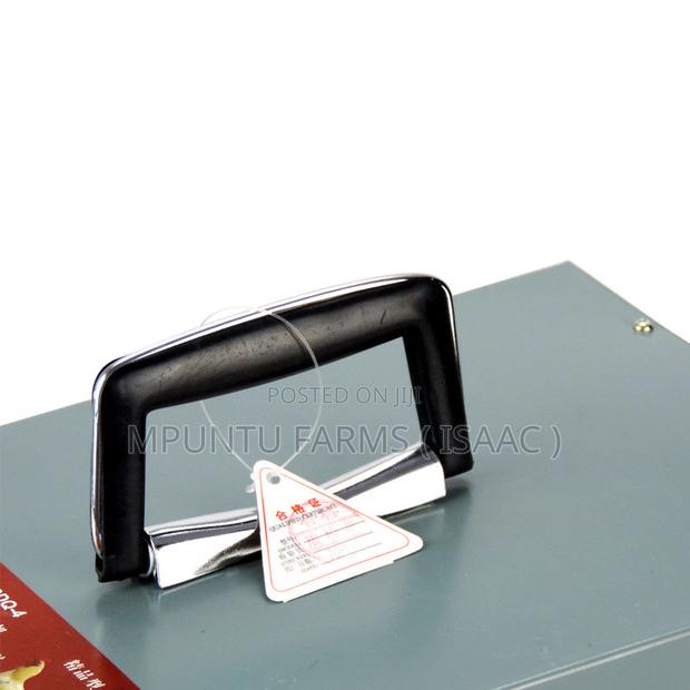 Automatic Debeaker ( Non Counter ) photo 4