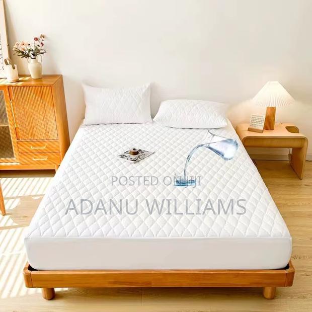 Reliable Waterproof Mattress Protector ( in Other Sizes) · Photo 3