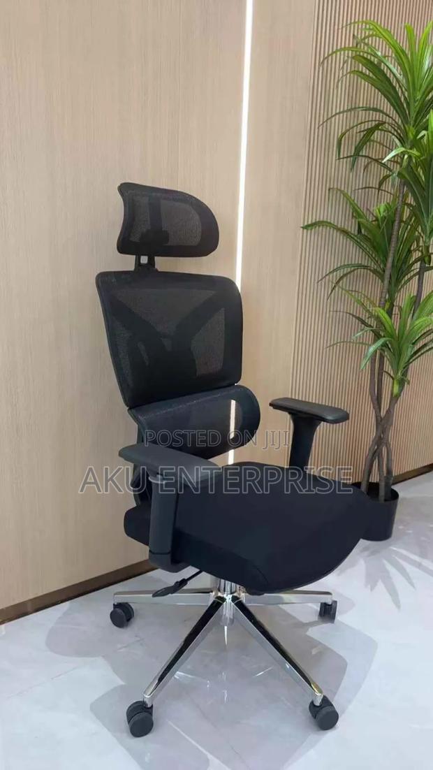 Adjustable Swevil Office Chair, Black · Photo 1