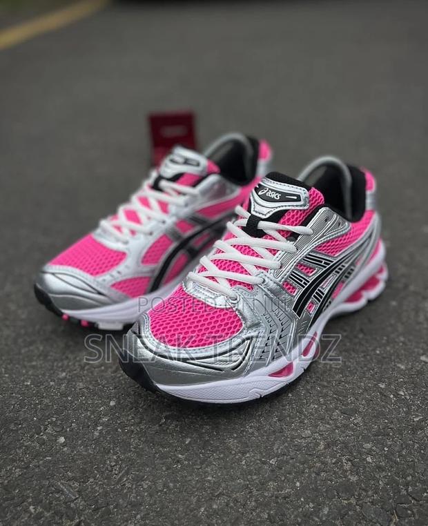 Asics Gel Pink Black Silver N White · Photo 3