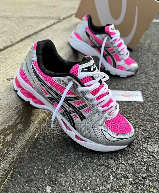 Asics Gel Pink Black Silver N White · Photo 4