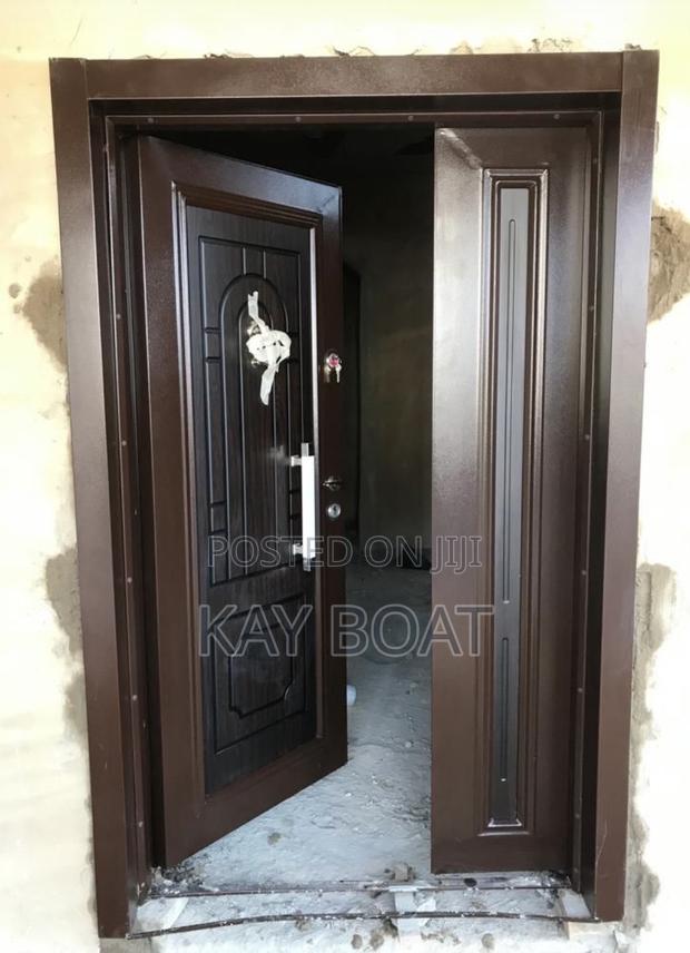 No Dent One and Half Door Installed · Photo 2