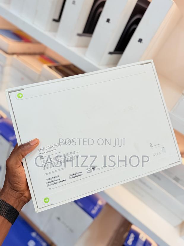 New Laptop Apple MacBook Pro 2024 M4 14-Inch 16GB Apple M4 Pro SSD 1T · Photo 4