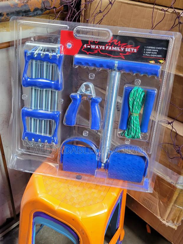 4-Way Training Set Chest Expander, Jump Rope, Hand Grips · Photo 2