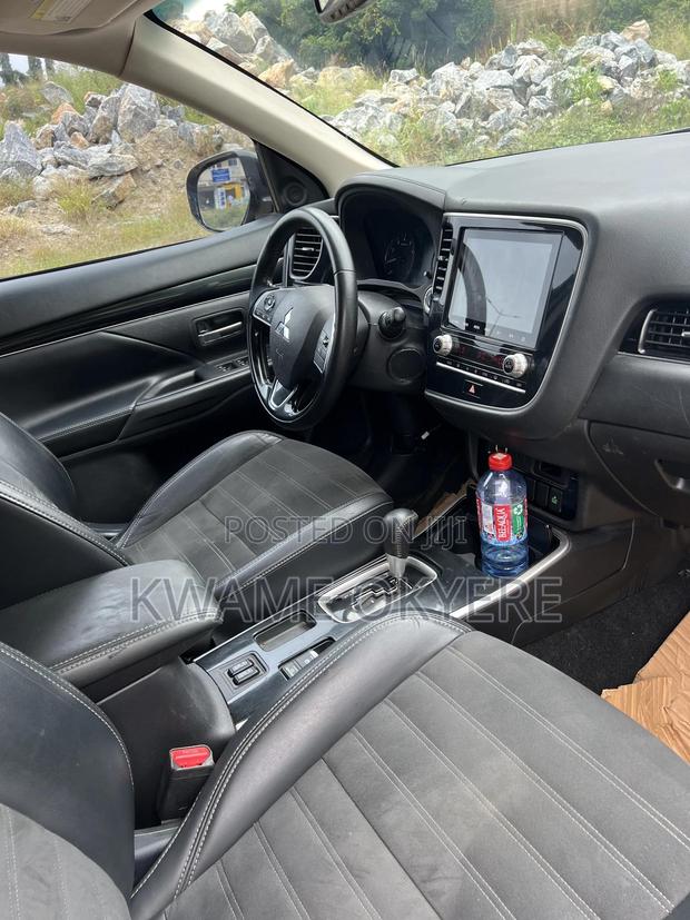 Mitsubishi Outlander SE FWD 2020 Black