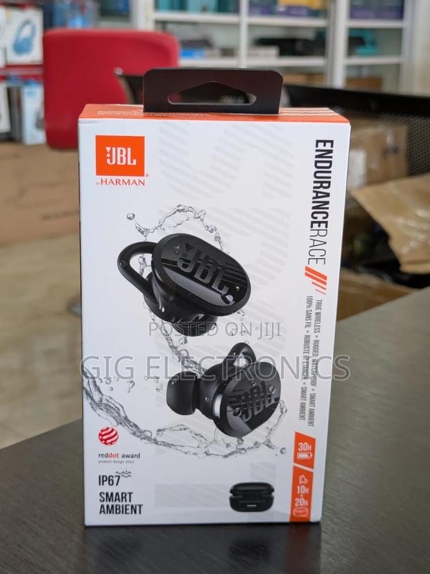 JBL Endurance Race True Wireless Active Earbuds · Photo 2