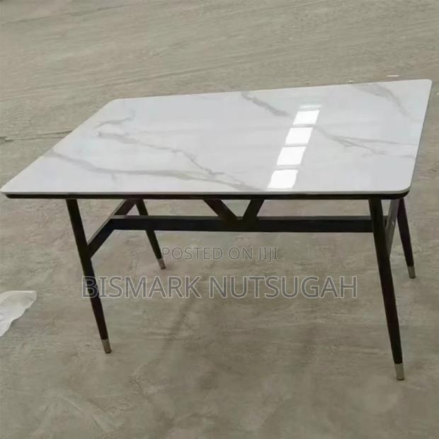 Restaurant Bar Table photo 3