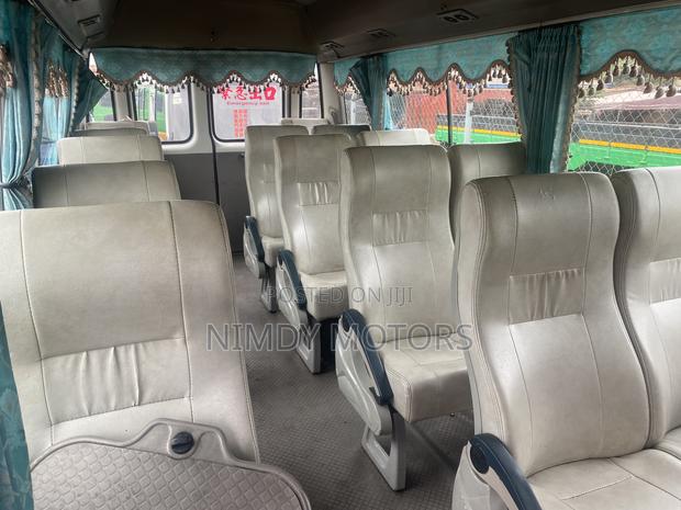 Toyota Coaster 2014 Green photo 5