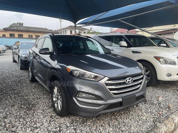 Hyundai Tucson Sport AWD 2017 Gray