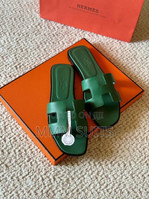 Hermes Ladies Slippers Fresh in Box All Colours · Photo 4