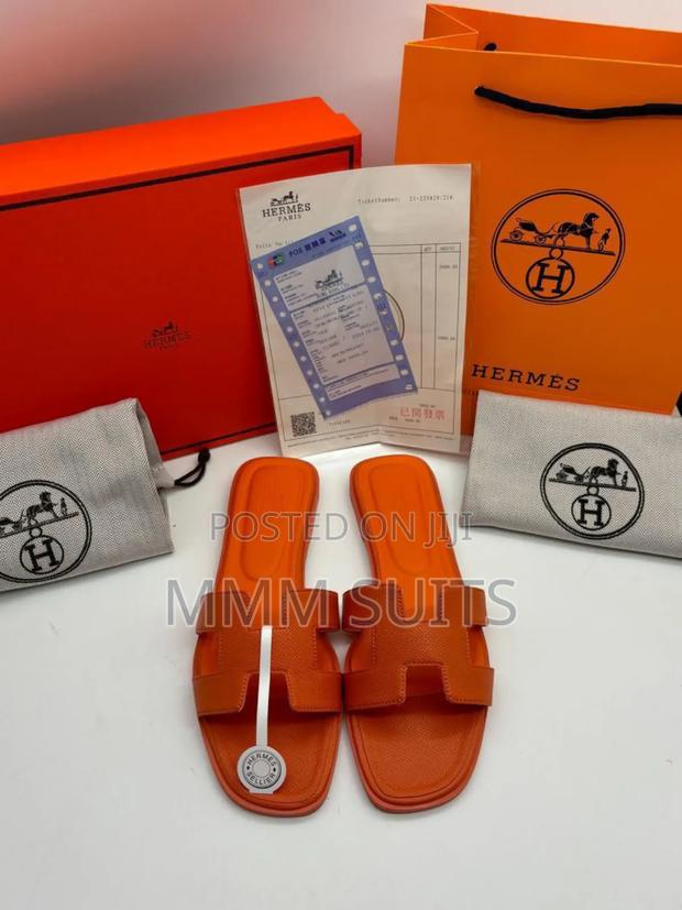Blue and Orange Ladies Hermes Ladies Slippers Fresh in Box · Photo 4
