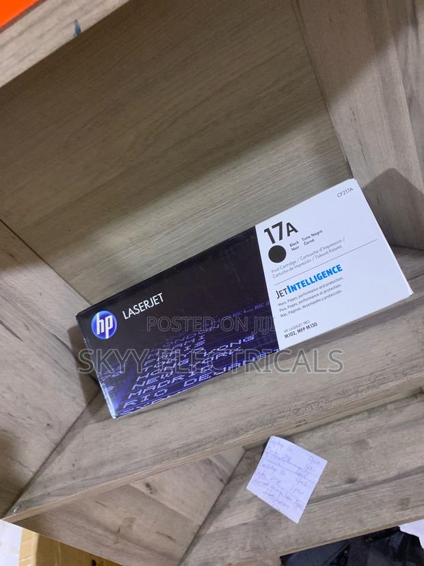 Hp 17a Black White Toner Original · Photo 2