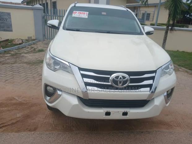 Toyota Fortuner 2.7 AWD 2018 White
