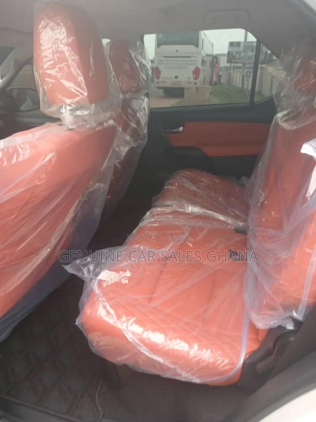 Toyota Fortuner 2.7 AWD 2018 White