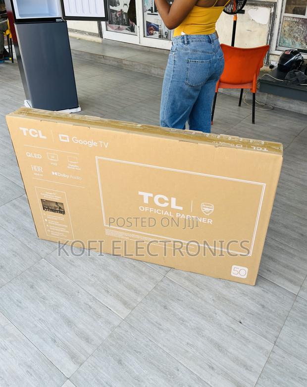Classic Design TCL 50 Inch Qled Smart Screen Television. · Photo 4