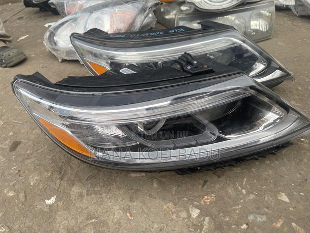 Kia Sorento 2014 Headlight (Used)