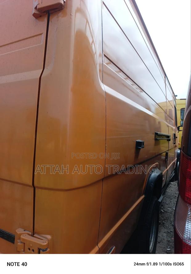 Mercedes-Benz Tourismo 1999 Orange photo 6