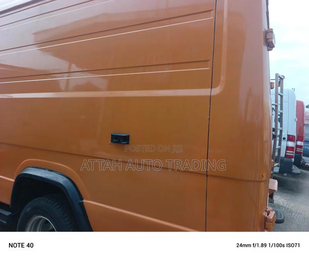 Mercedes-Benz Tourismo 1999 Orange photo 7