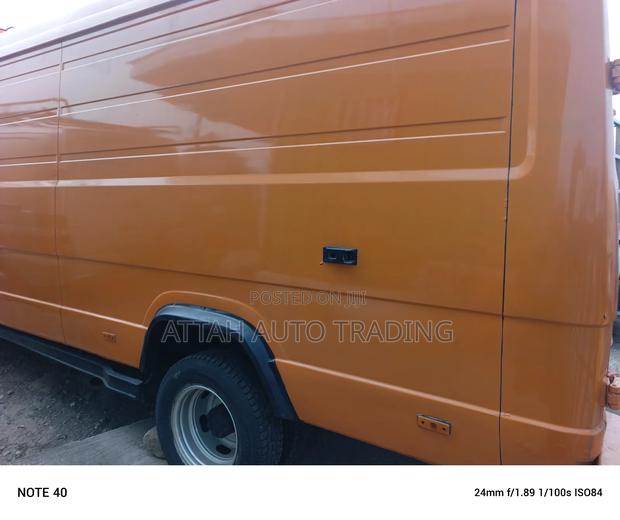 Mercedes-Benz Tourismo 1999 Orange photo 9