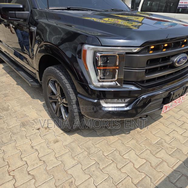 Ford F-150 2021 Black