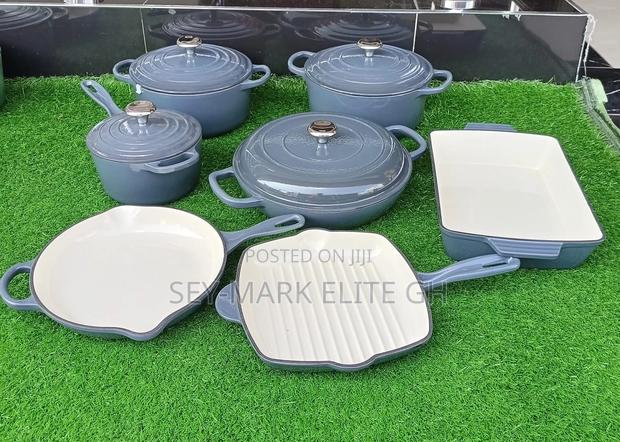 7pcs Quality Cast Iron Cookware Set · Photo 2