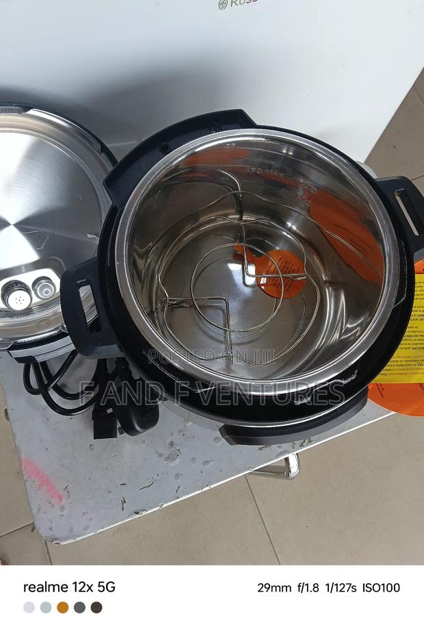 Instant Pot Pressure Cooker - Uk photo 2