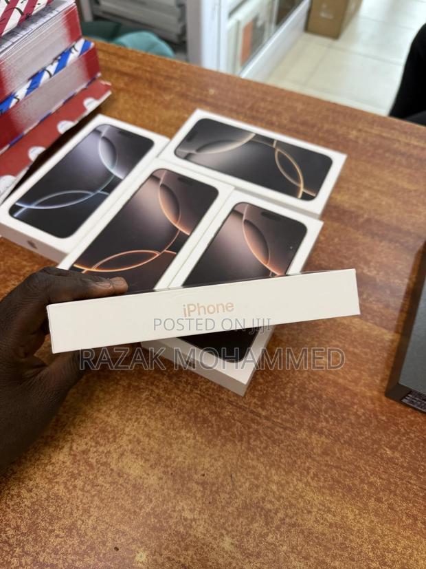 New Apple iPhone 16 Pro Max 256 GB Gold photo 2