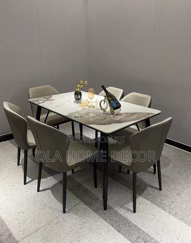 Marble Dining Table · Photo 4