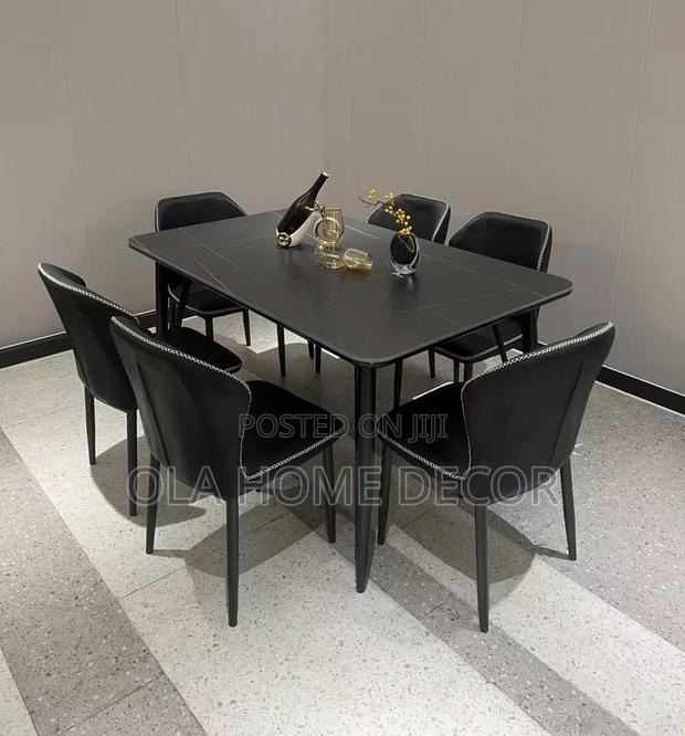 Marble Dining Table · Photo 3