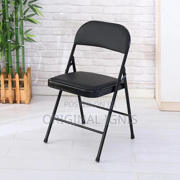 Foldable Leather Chair · Photo 3