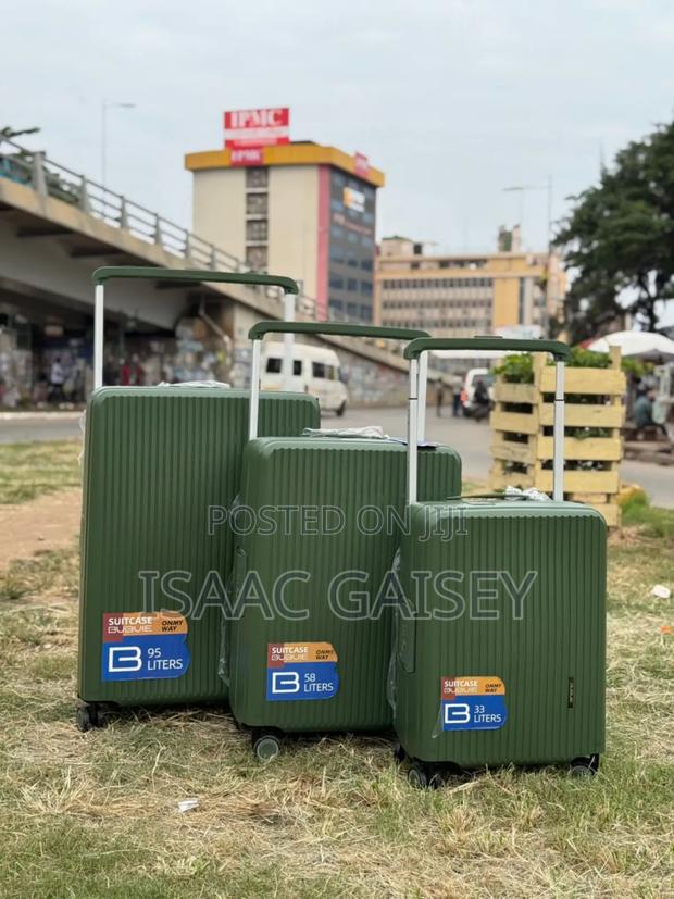 3 In 1 Durable/Classy Luxury Zipless Anticrake Luggages · Photo 4